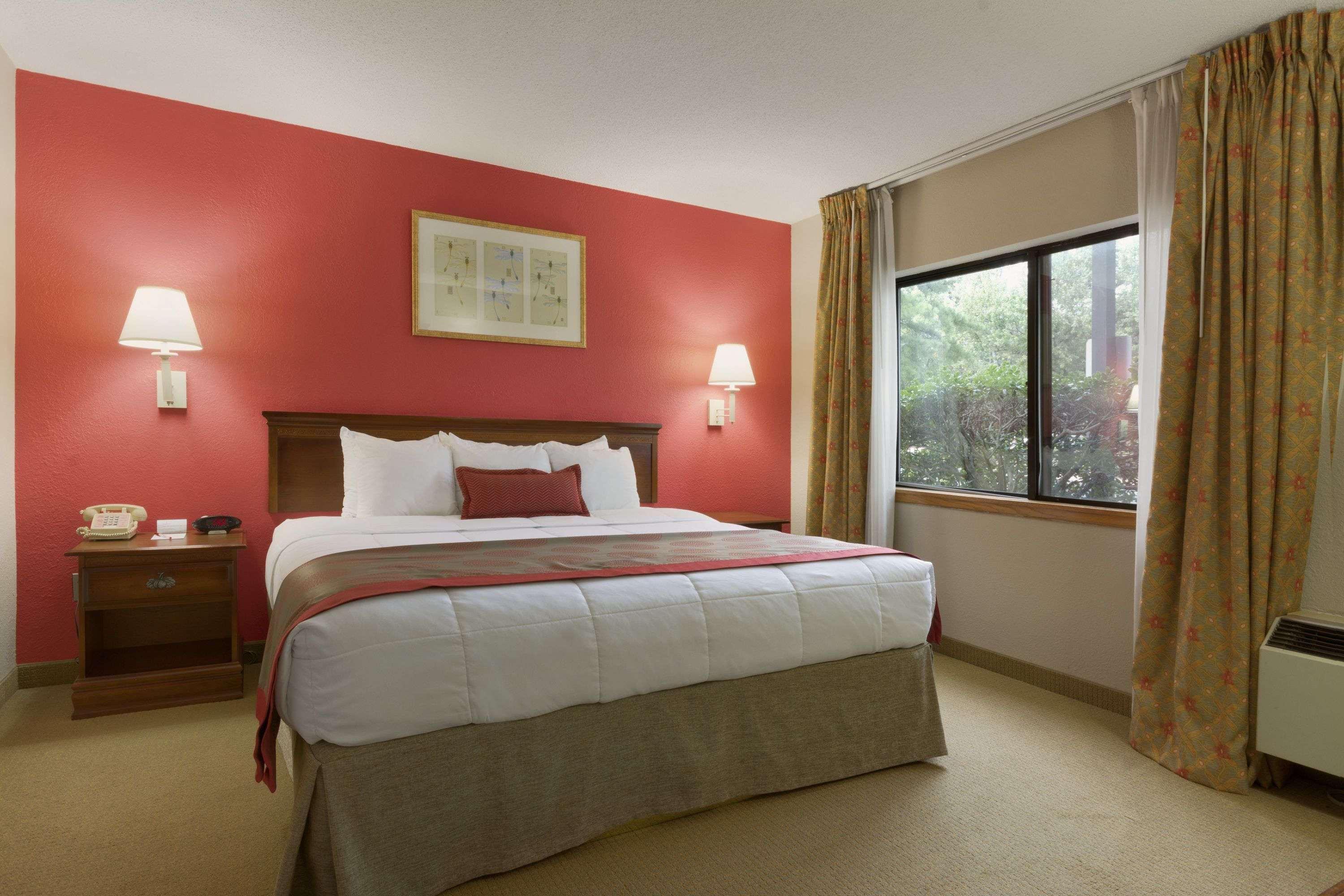 Ramada By Wyndham Raleigh Hotel Buitenkant foto