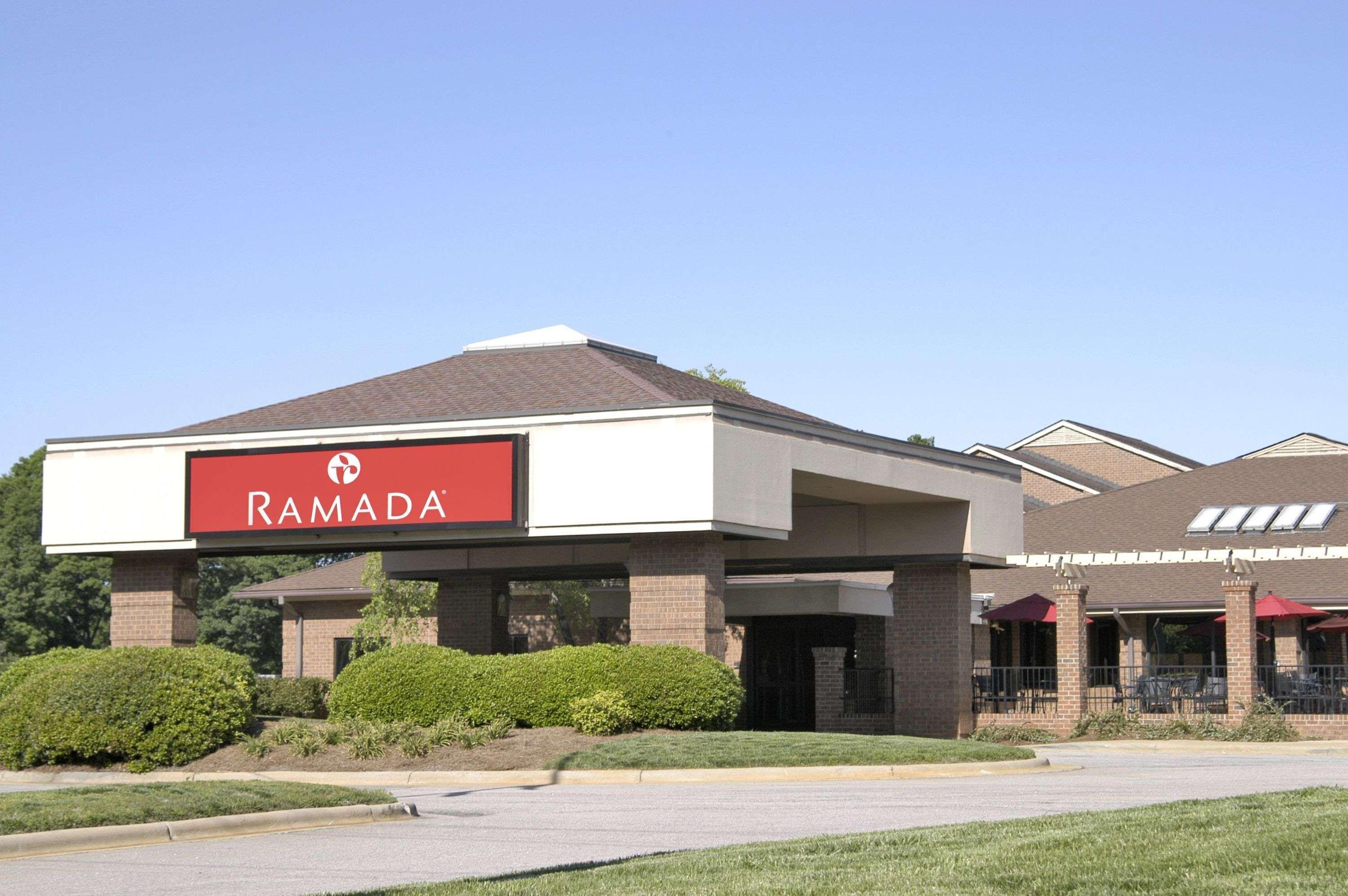 Ramada By Wyndham Raleigh Hotel Buitenkant foto
