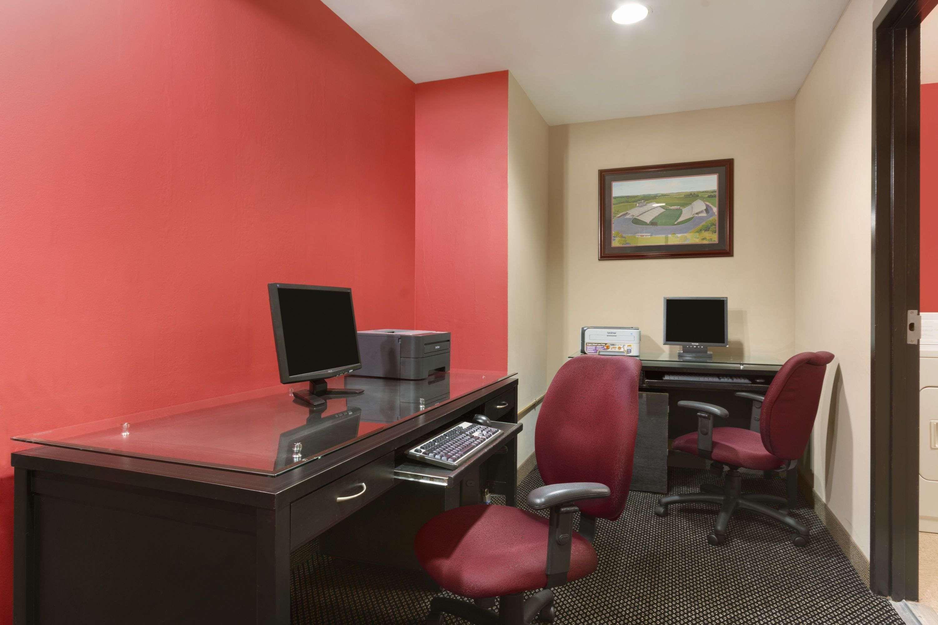 Ramada By Wyndham Raleigh Hotel Buitenkant foto