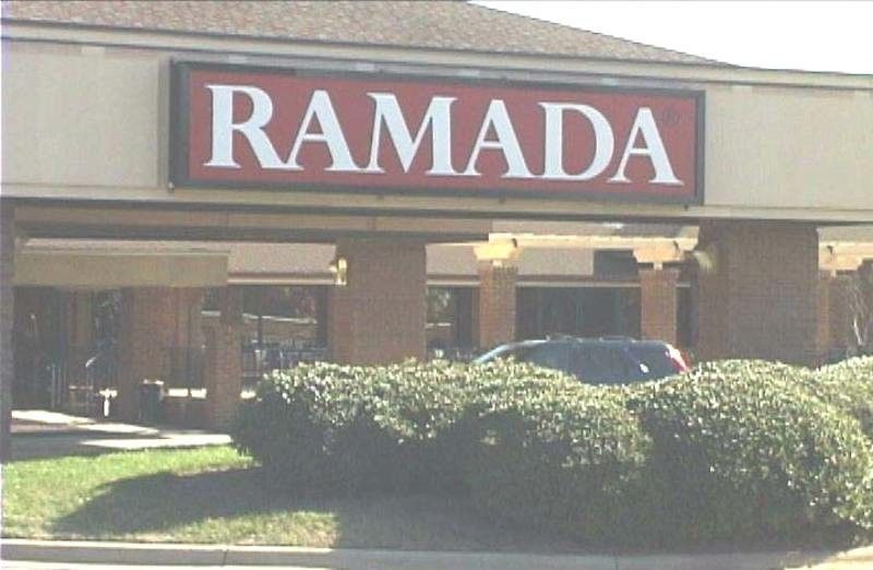 Ramada By Wyndham Raleigh Hotel Buitenkant foto