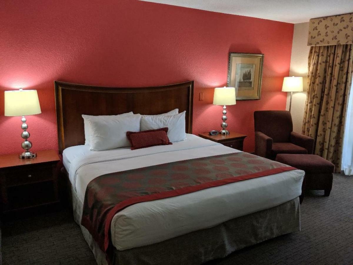 Ramada By Wyndham Raleigh Hotel Buitenkant foto